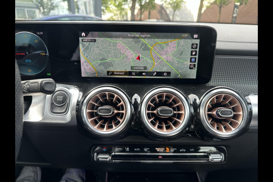 Mercedes-Benz EQB 350 4MATIC Luxury Line 67 kWh Achteruitrijcamera | Sfeerverlichting | Stoelverwarming | Full LED | Rijklaar geleverd met onderhoud en 12 mnd BOVAG garantie