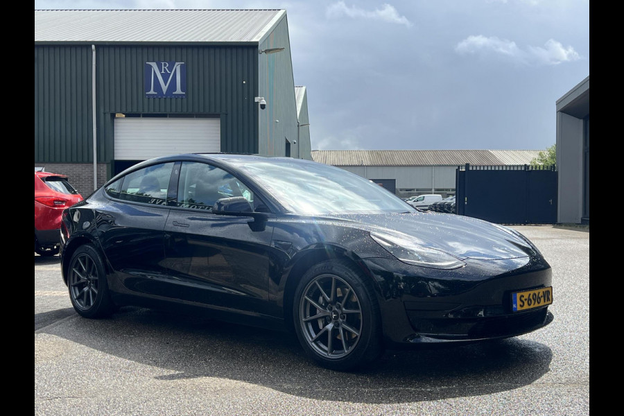 Tesla Model 3 Standard RWD Plus 60 kWh LFP Accu | 1e eigenaar | Origineel Nederlandse auto met NAP | Rijklaar geleverd met fabrieksgarantie!