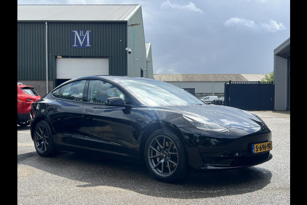 Tesla Model 3 Standard RWD Plus 60 kWh LFP Accu | 1e eigenaar | Origineel Nederlandse auto met NAP | Rijklaar geleverd met fabrieksgarantie!