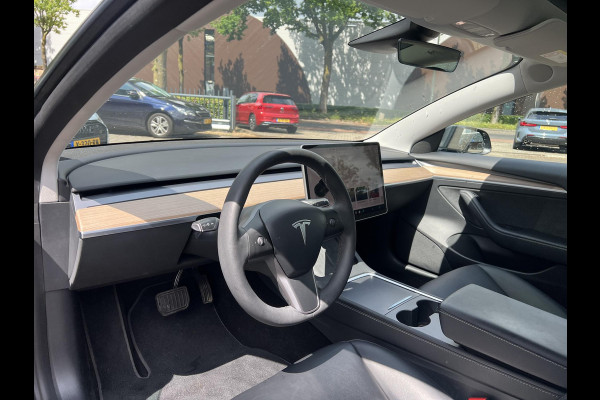 Tesla Model 3 Standard RWD Plus 60 kWh LFP Accu | 1e eigenaar | Origineel Nederlandse auto met NAP | Rijklaar geleverd met fabrieksgarantie!