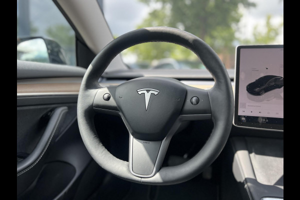 Tesla Model 3 Standard RWD Plus 60 kWh LFP Accu | 1e eigenaar | Origineel Nederlandse auto met NAP | Rijklaar geleverd met fabrieksgarantie!