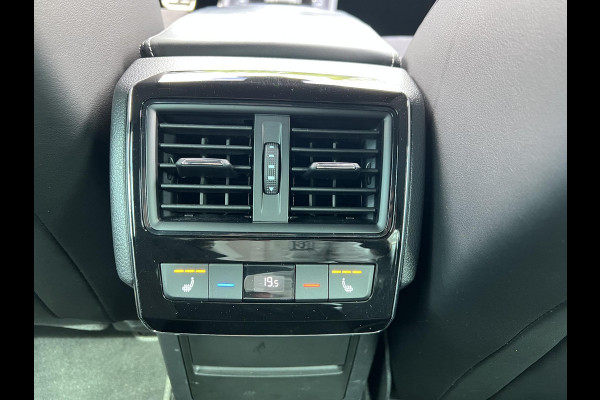 Škoda Superb Combi 1.4 TSI iV Sportline Business PHEV | PLUG-IN HYBRIDE | ADD CRUISE | STOEL/ STUURVERWARMING | ELEK. TREKHAAK | 360 CAMERA| ACHTERBANK VERWARMD| TREKHAAK | BOM VOL OPTIES | RIJKLAAR GELEVERD MET 12 MND BOVAG GARANTIE |