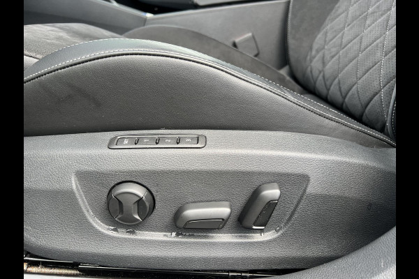 Škoda Superb Combi 1.4 TSI iV Sportline Business PHEV | PLUG-IN HYBRIDE | ADD CRUISE | STOEL/ STUURVERWARMING | ELEK. TREKHAAK | 360 CAMERA| ACHTERBANK VERWARMD| TREKHAAK | BOM VOL OPTIES | RIJKLAAR GELEVERD MET 12 MND BOVAG GARANTIE |