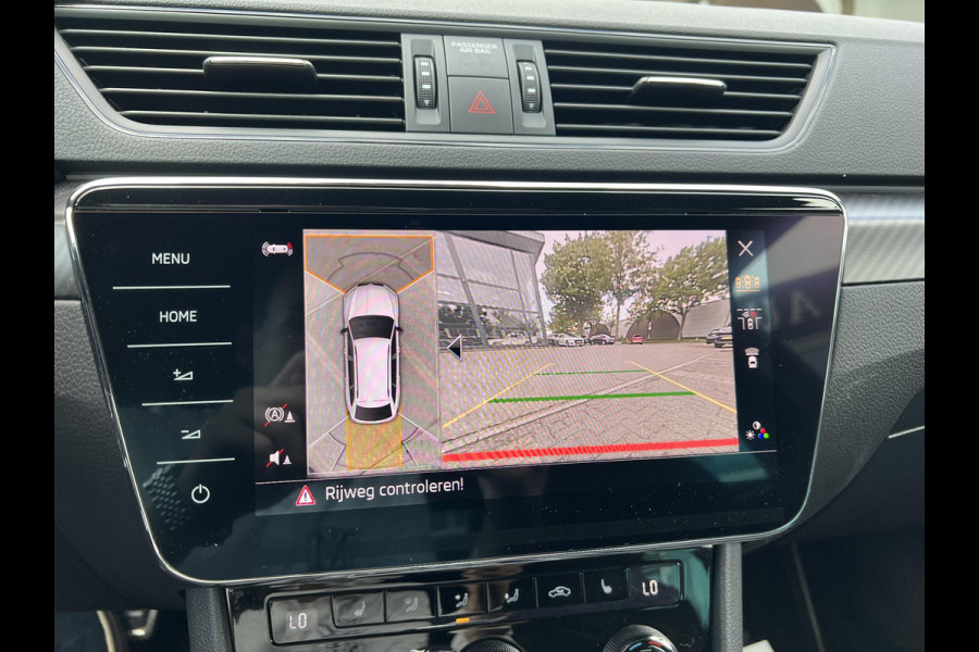 Škoda Superb Combi 1.4 TSI iV Sportline Business PHEV | PLUG-IN HYBRIDE | ADD CRUISE | STOEL/ STUURVERWARMING | ELEK. TREKHAAK | 360 CAMERA| ACHTERBANK VERWARMD| TREKHAAK | BOM VOL OPTIES | RIJKLAAR GELEVERD MET 12 MND BOVAG GARANTIE |