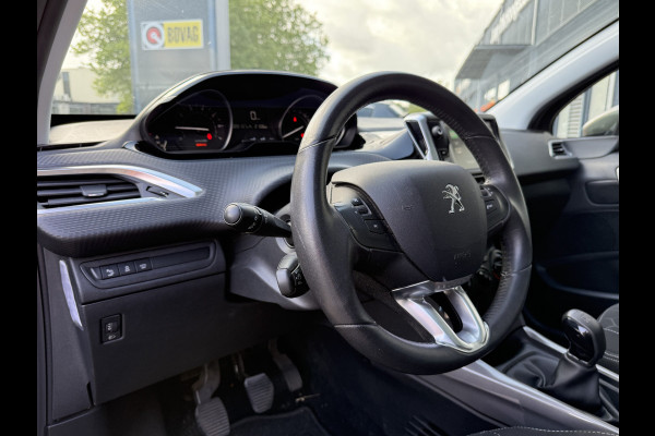 Peugeot 2008 BWJ 201 | 1.2PT 111PK Blue Lion | TREKHAAK | PANO DAK | AIRCO | NAVI | CRUISE | PDC |
