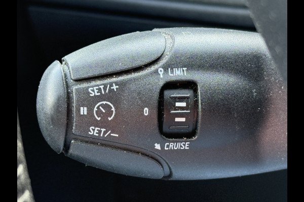 Peugeot 2008 BWJ 201 | 1.2PT 111PK Blue Lion | TREKHAAK | PANO DAK | AIRCO | NAVI | CRUISE | PDC |