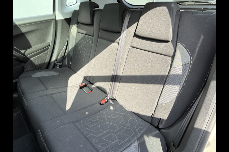 Peugeot 2008 BWJ 201 | 1.2PT 111PK Blue Lion | TREKHAAK | PANO DAK | AIRCO | NAVI | CRUISE | PDC |