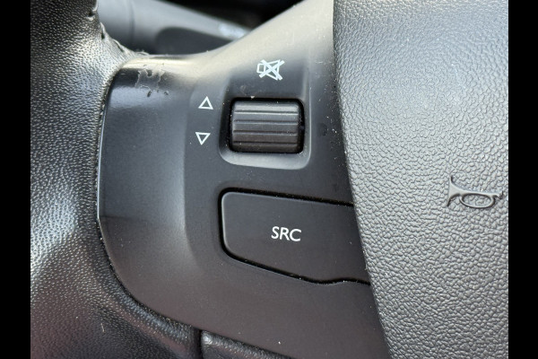 Peugeot 2008 BWJ 201 | 1.2PT 111PK Blue Lion | TREKHAAK | PANO DAK | AIRCO | NAVI | CRUISE | PDC |