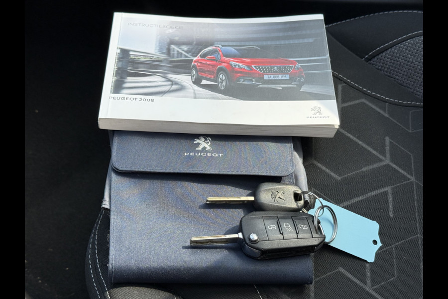 Peugeot 2008 BWJ 201 | 1.2PT 111PK Blue Lion | TREKHAAK | PANO DAK | AIRCO | NAVI | CRUISE | PDC |