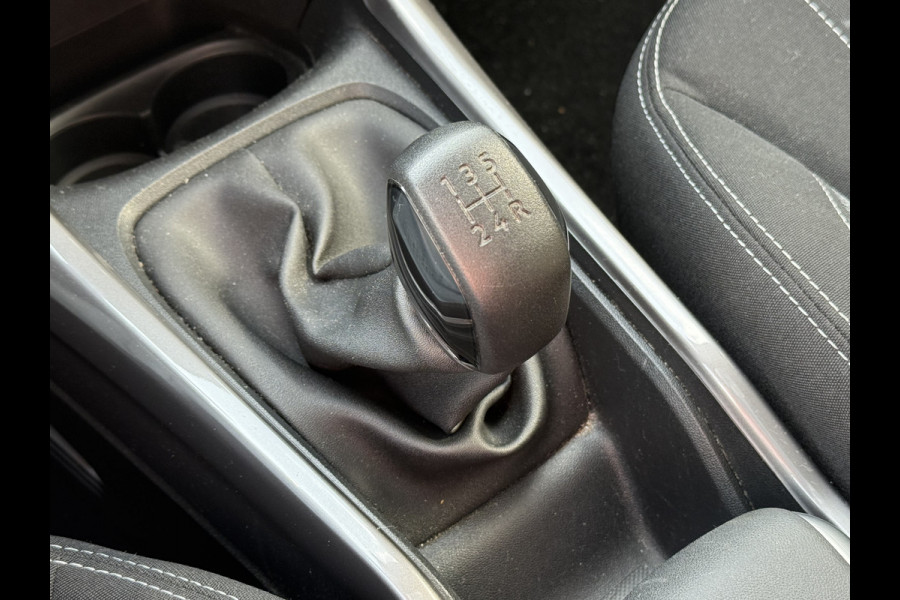Peugeot 2008 BWJ 201 | 1.2PT 111PK Blue Lion | TREKHAAK | PANO DAK | AIRCO | NAVI | CRUISE | PDC |