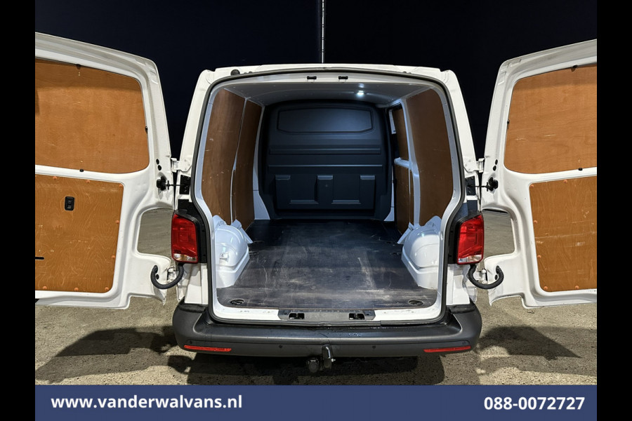 Volkswagen Transporter 2.0 TDI 150 pk L2H1 Euro6 # Airco | Trekhaak | Apple Carplay | Android Auto Parkeersensoren, Cruisecontrol