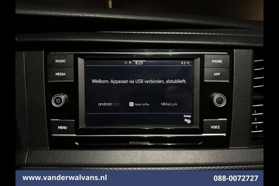 Volkswagen Transporter 2.0 TDI 150 pk L2H1 Euro6 # Airco | Trekhaak | Apple Carplay | Android Auto Parkeersensoren, Cruisecontrol