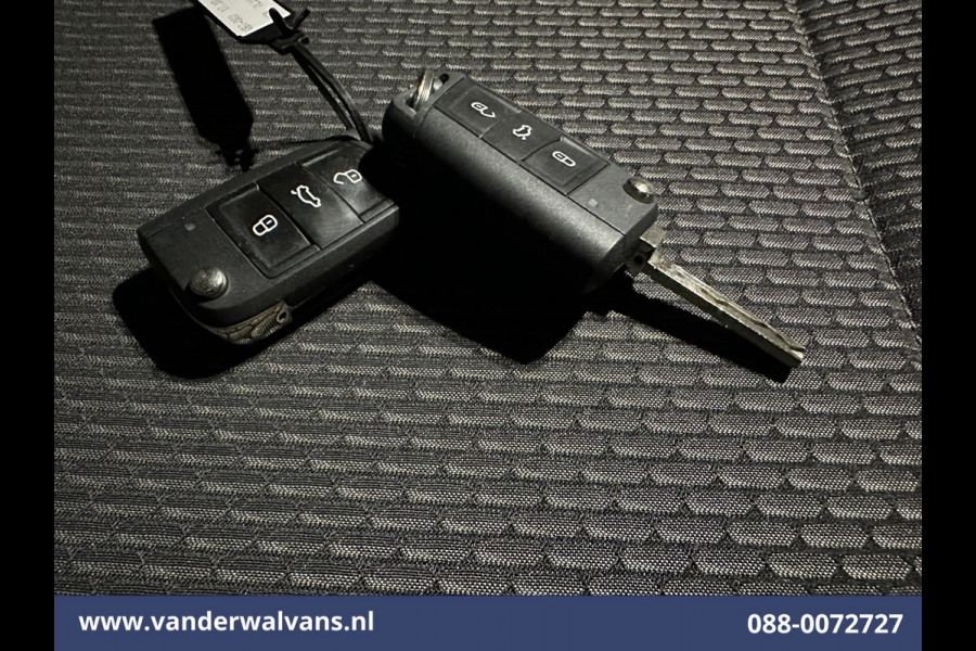 Volkswagen Transporter 2.0 TDI 150 pk L2H1 Euro6 # Airco | Trekhaak | Apple Carplay | Android Auto Parkeersensoren, Cruisecontrol