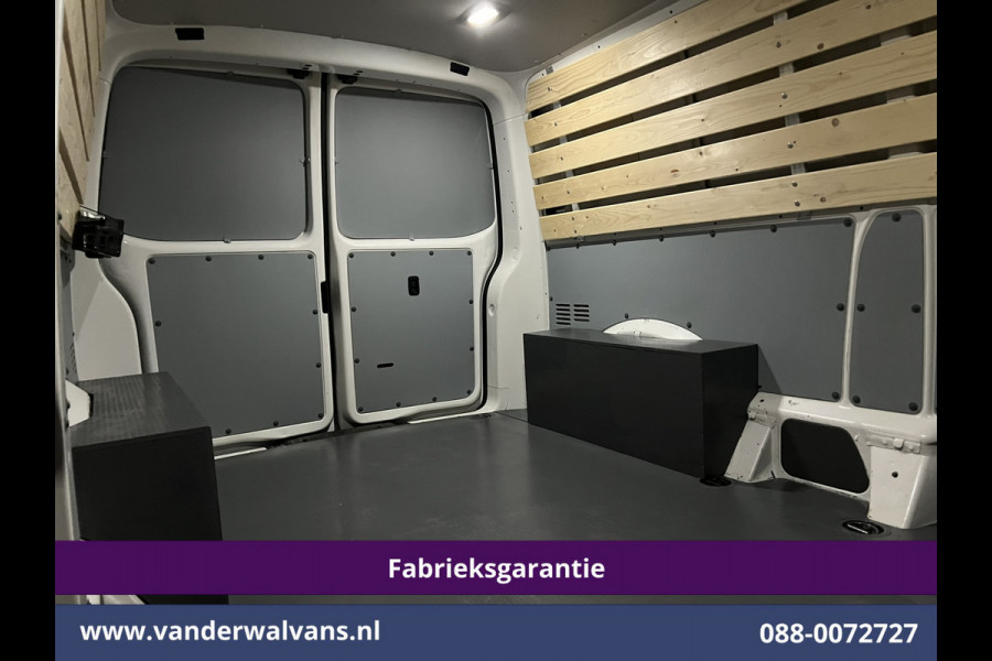 Volkswagen Transporter 2.0 TDI L2H1 Fabrieksgarantie Euro6 # Airco | Apple Carplay | Trekhaak | Cruisecontrol Android Auto, Parkeersensoren, Sidebars, Bijrijdersbank