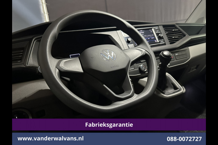 Volkswagen Transporter 2.0 TDI L2H1 Fabrieksgarantie Euro6 # Airco | Apple Carplay | Trekhaak | Cruisecontrol Android Auto, Parkeersensoren, Sidebars, Bijrijdersbank