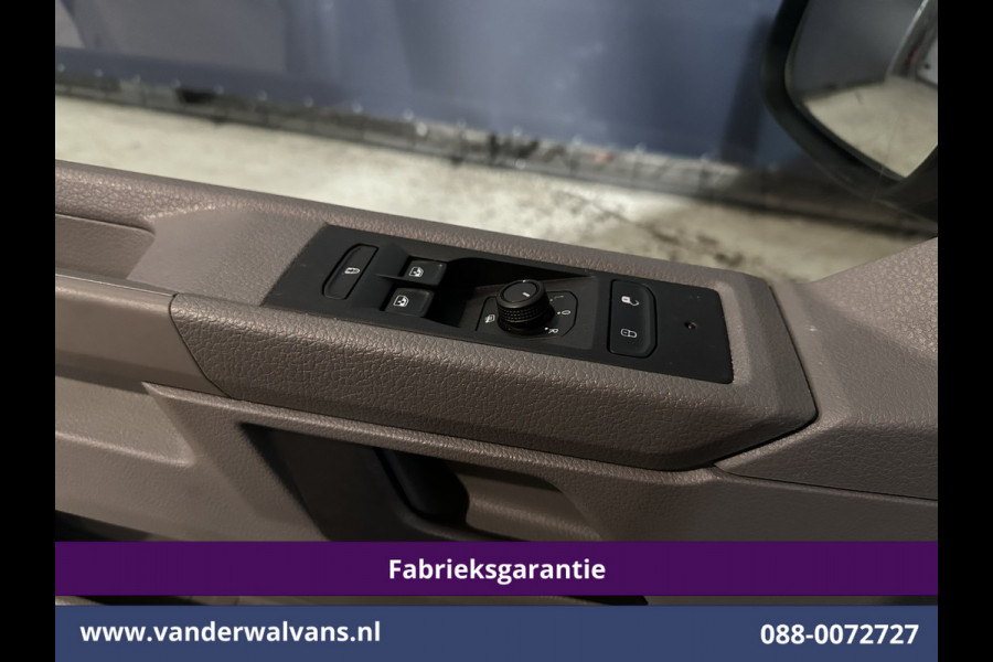 Volkswagen Transporter 2.0 TDI L2H1 Fabrieksgarantie Euro6 # Airco | Apple Carplay | Trekhaak | Cruisecontrol Android Auto, Parkeersensoren, Sidebars, Bijrijdersbank