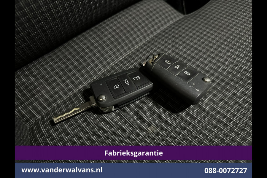 Volkswagen Transporter 2.0 TDI L2H1 Fabrieksgarantie Euro6 # Airco | Apple Carplay | Trekhaak | Cruisecontrol Android Auto, Parkeersensoren, Sidebars, Bijrijdersbank
