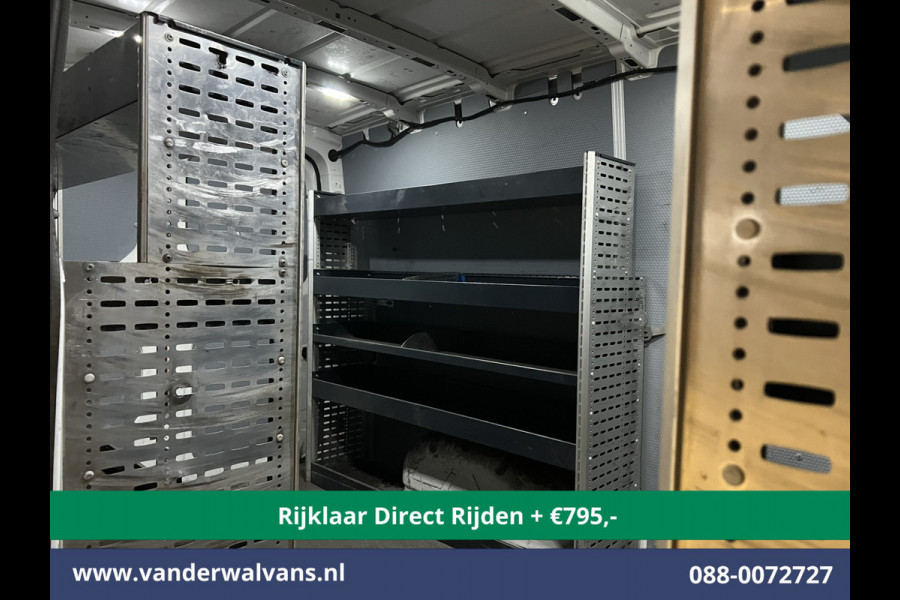 Volkswagen Crafter 2.0 TDI 141pk L3H2 L2H1 inrichting Euro6 *Rijklaar Direct Rijden* Airco | Camera | Apple Carplay | Android Auto Parkeersensoren, Bijrijdersbank, 3000kg trekvermogen