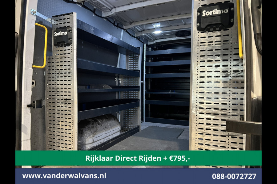 Volkswagen Crafter 2.0 TDI 141pk L3H2 L2H1 inrichting Euro6 *Rijklaar Direct Rijden* Airco | Camera | Apple Carplay | Android Auto Parkeersensoren, Bijrijdersbank, 3000kg trekvermogen