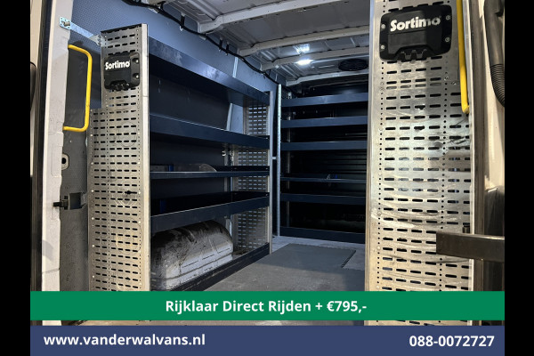 Volkswagen Crafter 2.0 TDI 141pk L3H2 L2H1 inrichting Euro6 *Rijklaar Direct Rijden* Airco | Camera | Apple Carplay | Android Auto Parkeersensoren, Bijrijdersbank, 3000kg trekvermogen