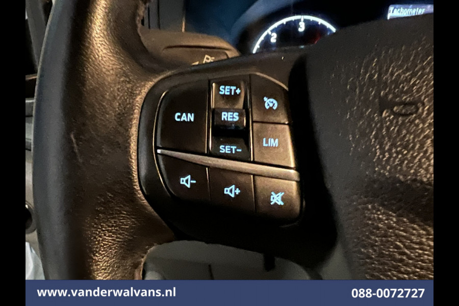 Ford Transit 2.0 TDCI 131pk L3H2 Euro6 # Airco | 2800kg Trekhaak | Imperiaal | LED | Trap | Cruisecontrol Parkeersensoren, Bijrijdersbank
