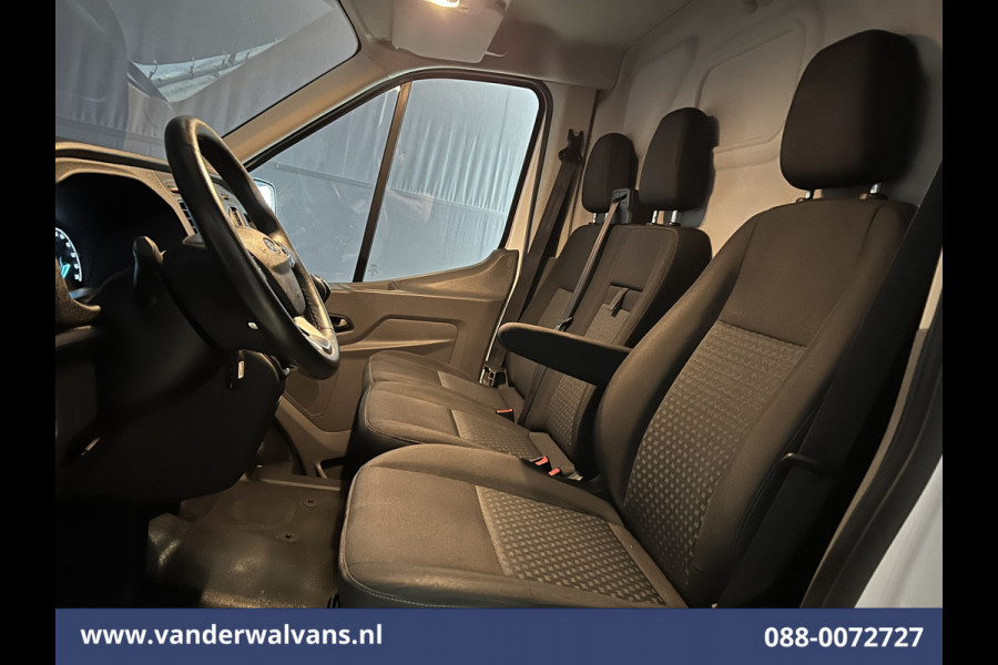 Ford Transit 2.0 TDCI 131pk L3H2 Euro6 # Airco | 2800kg Trekhaak | Imperiaal | LED | Trap | Cruisecontrol Parkeersensoren, Bijrijdersbank
