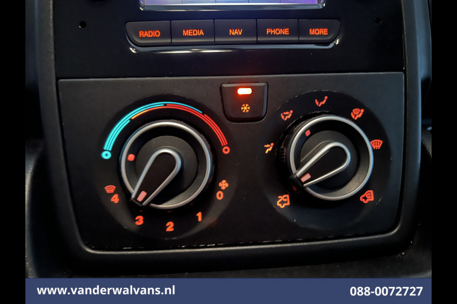 Peugeot Boxer 2.2 BlueHDi 120pk L2H2 Euro6 Airco | 2500kg Trekhaak | Cruisecontrol | Parkeersensoren Bijrijdersbank