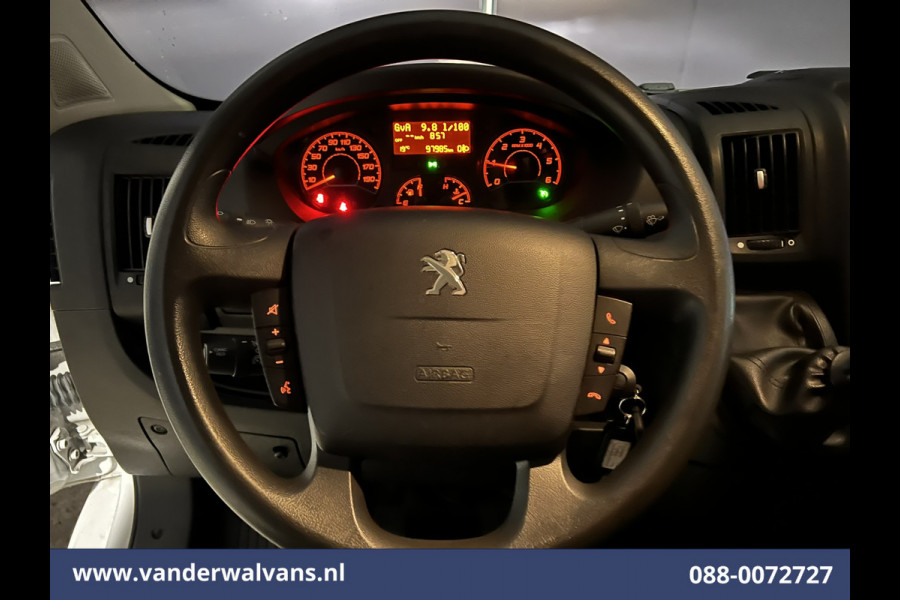Peugeot Boxer 2.2 BlueHDi 120pk L2H2 Euro6 Airco | 2500kg Trekhaak | Cruisecontrol | Parkeersensoren Bijrijdersbank