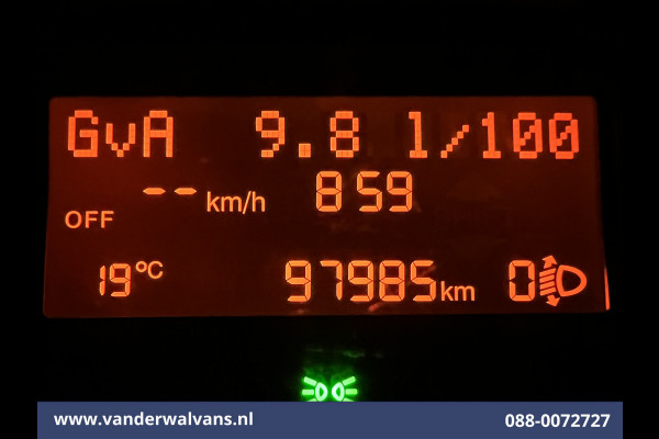 Peugeot Boxer 2.2 BlueHDi 120pk L2H2 Euro6 Airco | 2500kg Trekhaak | Cruisecontrol | Parkeersensoren Bijrijdersbank