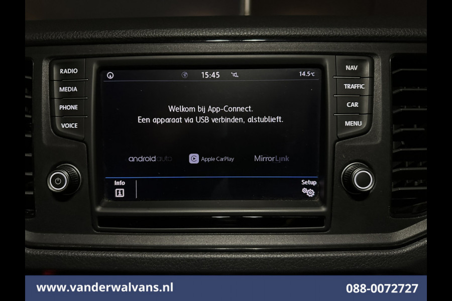 Volkswagen Crafter 2.0 TDI 140pk L3H3 L2H2 Euro6 Airco | 3000kg Trekhaak | Navigatie | Apple Carplay Android auto, Bijrijdersbank, zilver