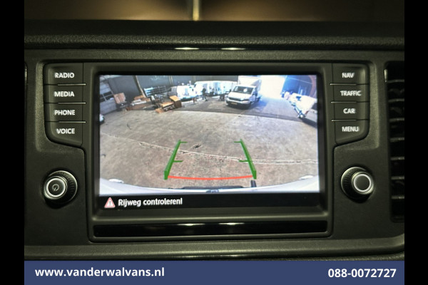 Volkswagen Crafter 2.0 TDI 177pk L3H3 L2H2 Euro6 Airco | Massagestoel | Camera | Navigatie | Apple Carplay Android Auto, Cruisecontrol, Chauffeursstoel, 3000kg trekvermogen