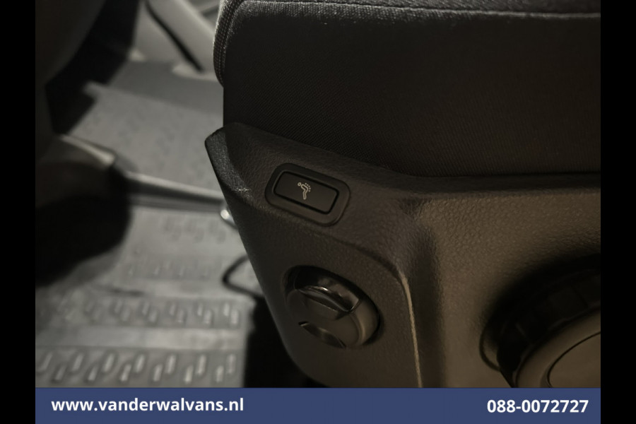 Volkswagen Crafter 2.0 TDI 177pk L3H3 L2H2 Euro6 Airco | Massagestoel | Camera | Navigatie | Apple Carplay Android Auto, Cruisecontrol, Chauffeursstoel, 3000kg trekvermogen
