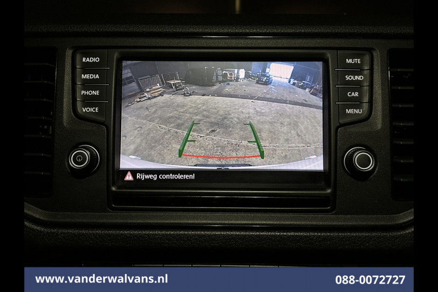 Volkswagen Crafter 2.0 TDI 141pk L3H3 L2H2 Euro6 Airco | Massagestoel | Camera | Apple Carplay | Android Auto Chauffeursstoel, Cruisecontrol, 2800kg trekvermogen