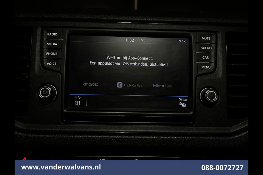 Volkswagen Crafter 2.0 TDI 141pk L3H3 L2H2 Euro6 Airco | Massagestoel | Camera | Apple Carplay | Android Auto Chauffeursstoel, Cruisecontrol, 2800kg trekvermogen