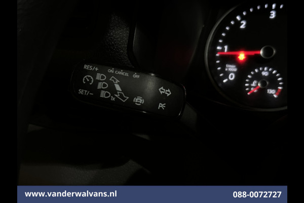 Volkswagen Crafter 2.0 TDI 141pk L3H3 L2H2 Euro6 Airco | Massagestoel | Camera | Apple Carplay | Android Auto Chauffeursstoel, Cruisecontrol, 2800kg trekvermogen