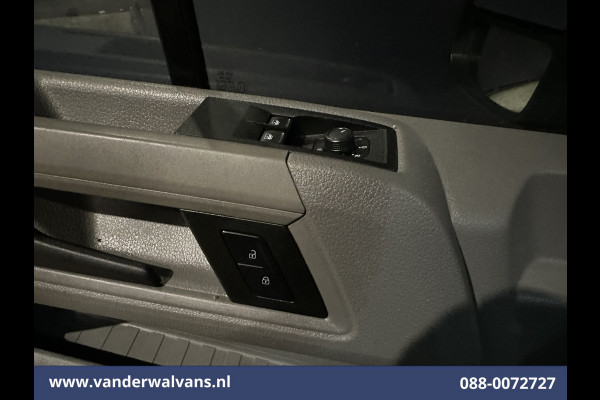 Volkswagen Crafter 2.0 TDI 141pk L3H3 L2H2 Euro6 Airco | Massagestoel | Camera | Apple Carplay | Android Auto Chauffeursstoel, Cruisecontrol, 2800kg trekvermogen