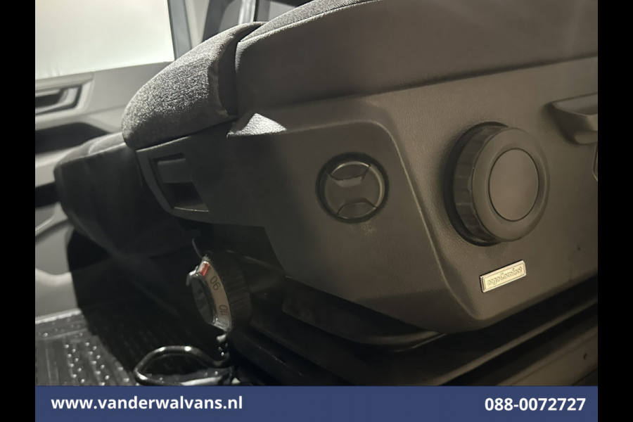 Volkswagen Crafter 2.0 TDI 140 pk L3H3 L2H2 Euro6 Airco | Camera | Cruisecontrol | Apple Carplay Android Auto, Chauffeursstoel, Parkeersensoren, Bijrijdersbank, 3000kg Trekvermogen, zilver
