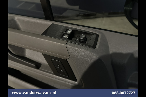 Volkswagen Crafter 2.0 TDI 140 pk L3H3 L2H2 Euro6 Airco | Camera | Cruisecontrol | Apple Carplay Android Auto, Chauffeursstoel, Parkeersensoren, Bijrijdersbank, 3000kg Trekvermogen, zilver