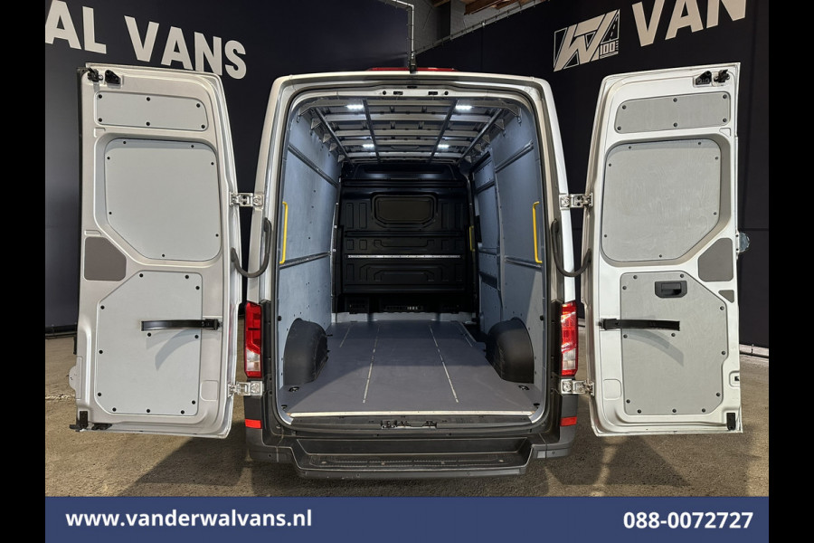 Volkswagen Crafter 2.0 TDI 141pk L3H3 L2H2 Euro6 Airco | Camera | Apple Carplay | Android Auto Parkeersensoren, Bijrijdersbank, 3000kg trekvermogen, zilver