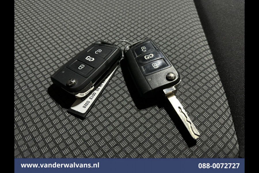 Volkswagen Crafter 2.0 TDI 141pk L3H3 L2H2 Euro6 Airco | Camera | Apple Carplay | Android Auto Parkeersensoren, Bijrijdersbank, 3000kg trekvermogen, zilver