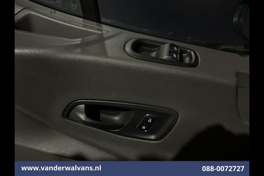 Ford Transit 2.0 TDCI 131pk L3H2 Euro6 ** Airco | Navigatie | Camera | Cruisecontrol | Apple Carplay | Stoelverwarming Android Auto, Parkeersensoren, Verwarmde voorruit, Bijrijdersbank