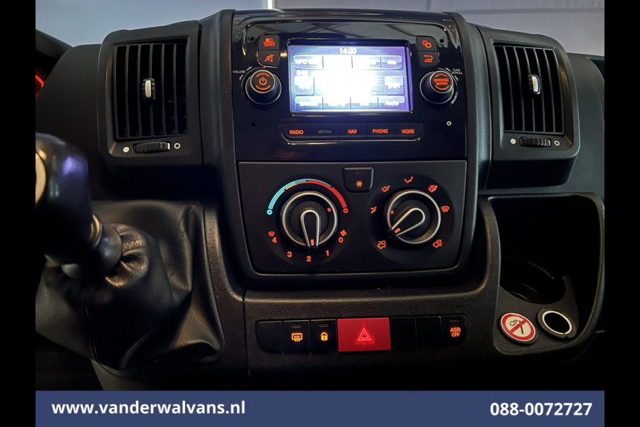 Peugeot Boxer 2.2 BlueHDi 120pk L1H1 Euro6 Airco | Camera | Navigatie | Trekhaak | Cruisecontrol Parkeersensoren, Bijrijdersbank