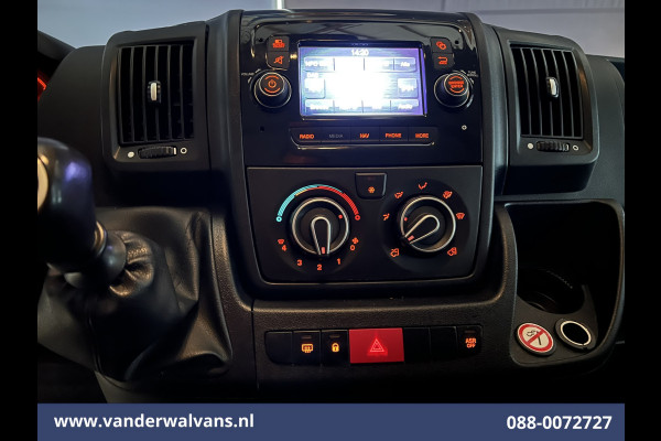 Peugeot Boxer 2.2 BlueHDi 120pk L1H1 Euro6 Airco | Camera | Navigatie | Trekhaak | Cruisecontrol Parkeersensoren, Bijrijdersbank
