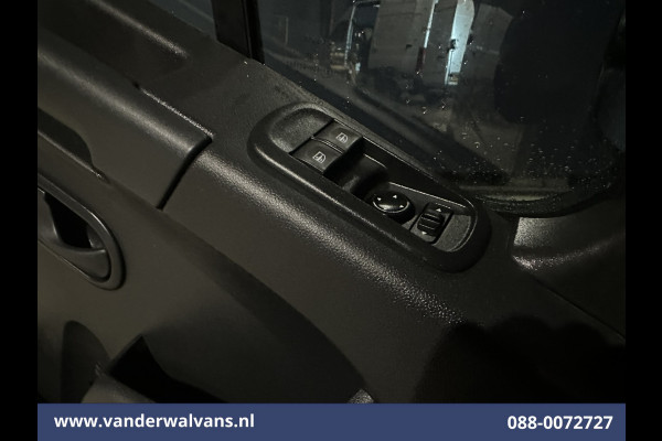 Renault Master 2.3 dCi 136pk L2H2 Euro6 Airco | Camera | Navigatie | Cruisecontrol | 2500kg Trekhaak | Bijrijdersbank,  Parkeersensoren