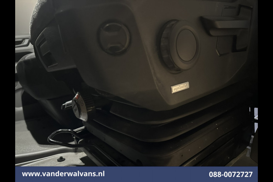Volkswagen Crafter 2.0 TDI 141pk L3H3 L2H2 Euro6 Airco | Camera | Apple Carplay | Cruisecontrol | Chauffeursstoel Parkeersensoren, Bijrijdersbank, 3000kg trekvermogen,  Android Auto, zilver