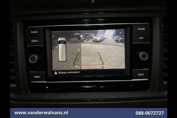 Volkswagen Crafter 2.0 TDI 141pk L3H3 L2H2 Euro6 Airco | Camera | Apple Carplay | Cruisecontrol | Chauffeursstoel Parkeersensoren, Bijrijdersbank, 3000kg trekvermogen,  Android Auto, zilver