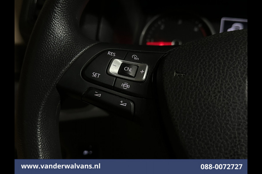 Volkswagen Crafter 2.0 TDI 141pk L3H3 L2H2 Euro6 Airco | Camera | Apple Carplay | Cruisecontrol | Chauffeursstoel Parkeersensoren, Bijrijdersbank, 3000kg trekvermogen,  Android Auto, zilver