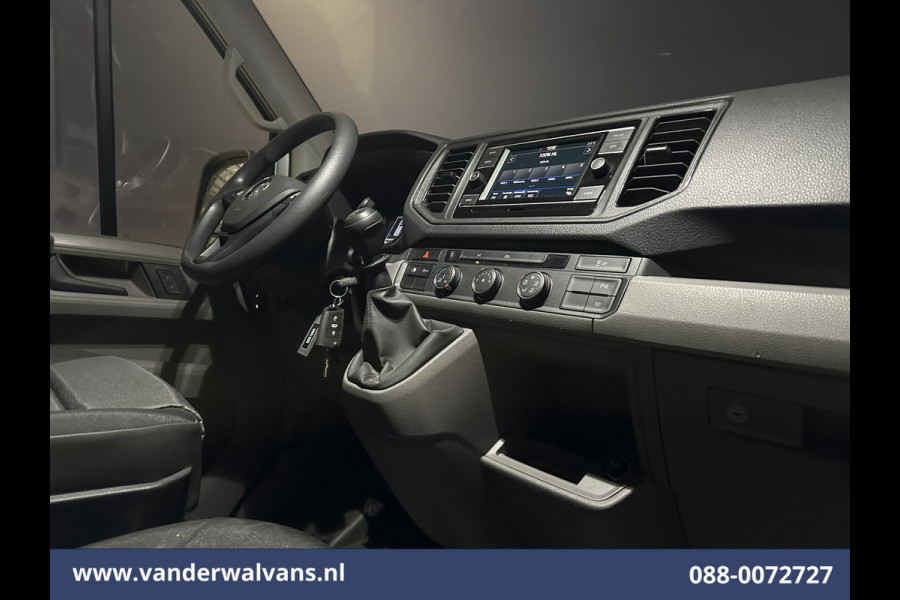 Volkswagen Crafter 2.0 TDI 141pk L3H3 L2H2 Euro6 Airco | Camera | Apple Carplay | Cruisecontrol | Chauffeursstoel Parkeersensoren, Bijrijdersbank, 3000kg trekvermogen,  Android Auto, zilver