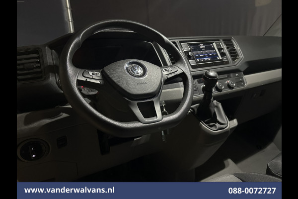 Volkswagen Crafter 2.0 TDI 141pk L3H3 L2H2 Euro6 Airco | Camera | Apple Carplay | Cruisecontrol | Chauffeursstoel Parkeersensoren, Bijrijdersbank, 3000kg trekvermogen,  Android Auto, zilver