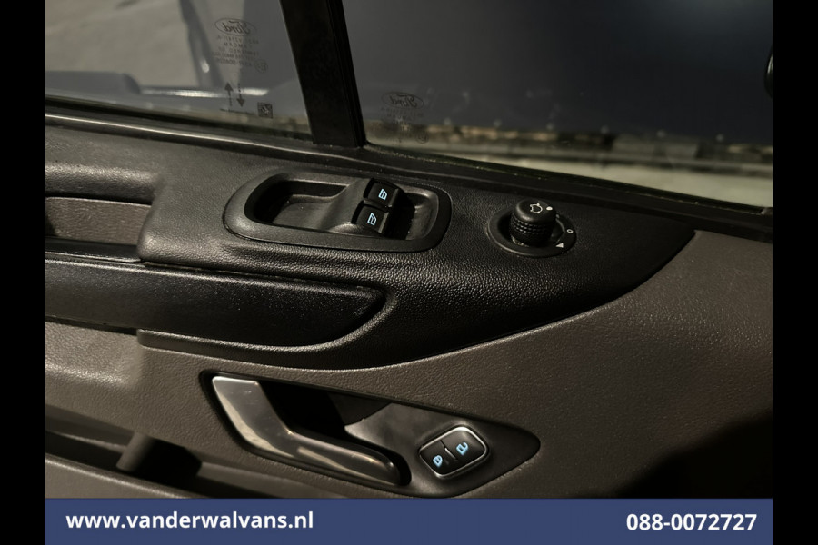 Ford Transit Custom 2.0 TDCI 130pk L2H1 Euro6 Airco | Cruisecontrol | LED | Verwarmde voorruit | Parkeersensoren, Bijrijdersbank, 2800kg Trekvermogen